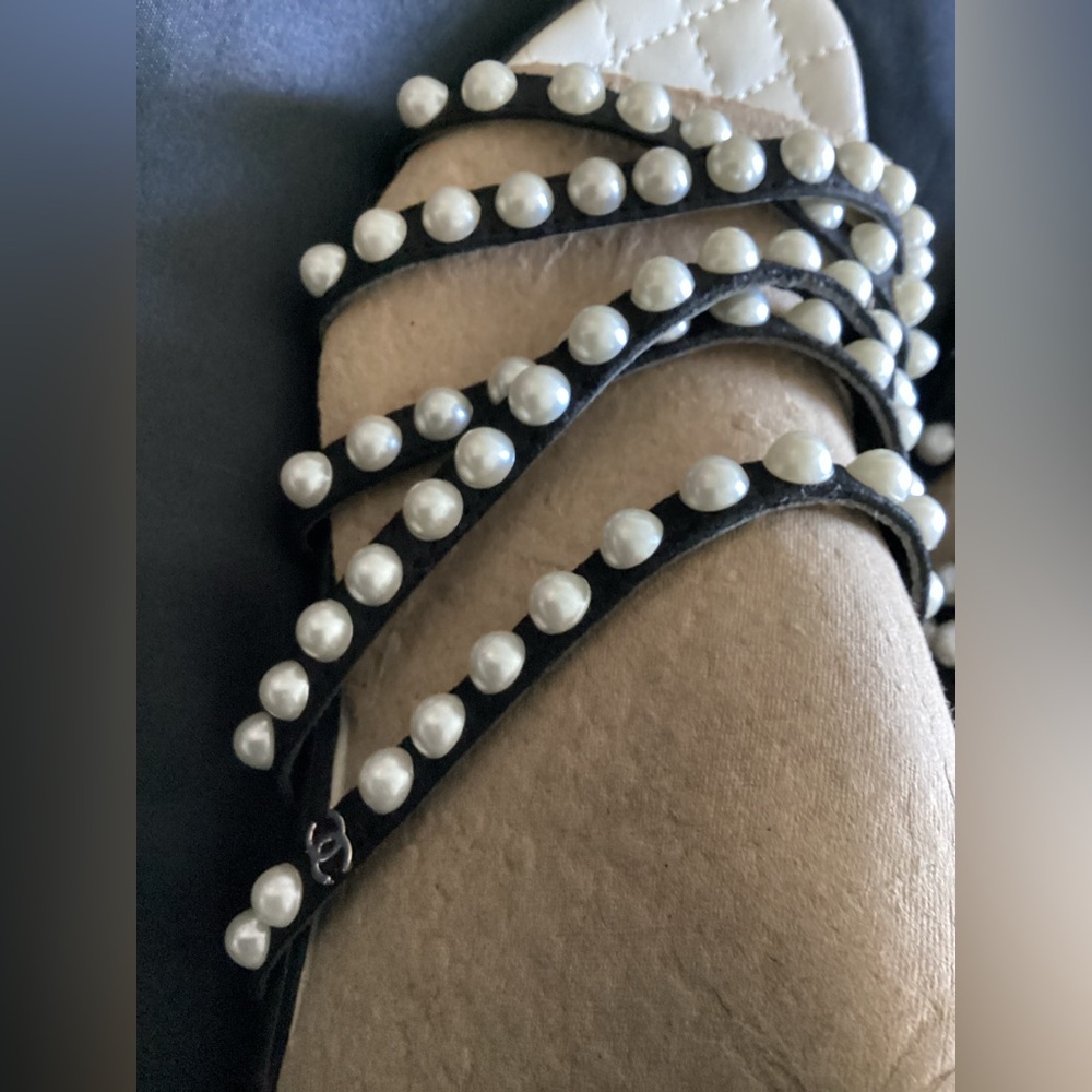 Chanel Black and White Crisscross Sandals with Pearl Embellishments - Picture 5 of 13
